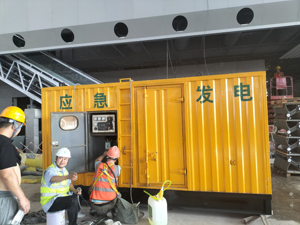 萝北怎样判断空气滤清器是否需要更换？