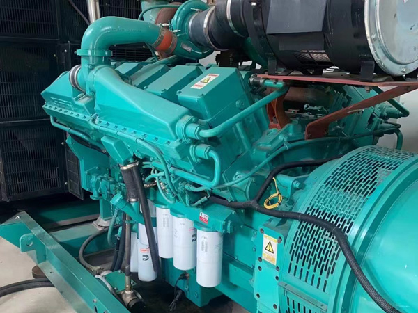 萝北更换100kW柴油发电机组机油时，需要注意哪些事项？